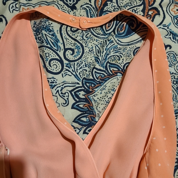 Coral w/ small white polka dots, Halter dress with small pleating. - Picture 4 of 6